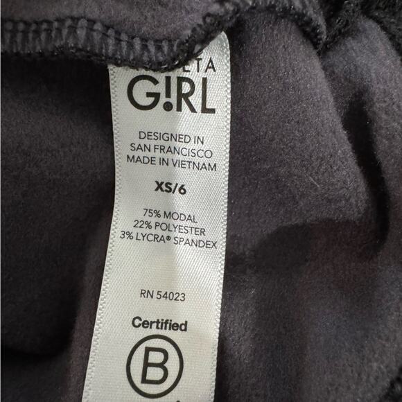 NWT Athleta Girl Cozy Cross Your Fingers Sweatshirt Black/Gray Camo Size XS/6 - Picture 10 of 10